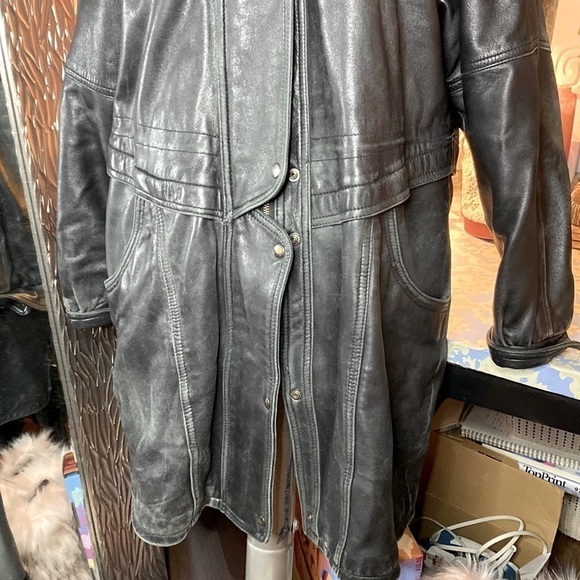 🌷Village du Cuir🌷 Vintage Black Leather Coat With Brown Faux Fur Trim Hood - Picture 4 of 13